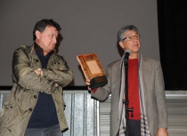 Momenti della premiazione:  il direttore del festival Rodrigo Diaz, e il regista e documentarista Silvio Da Rin